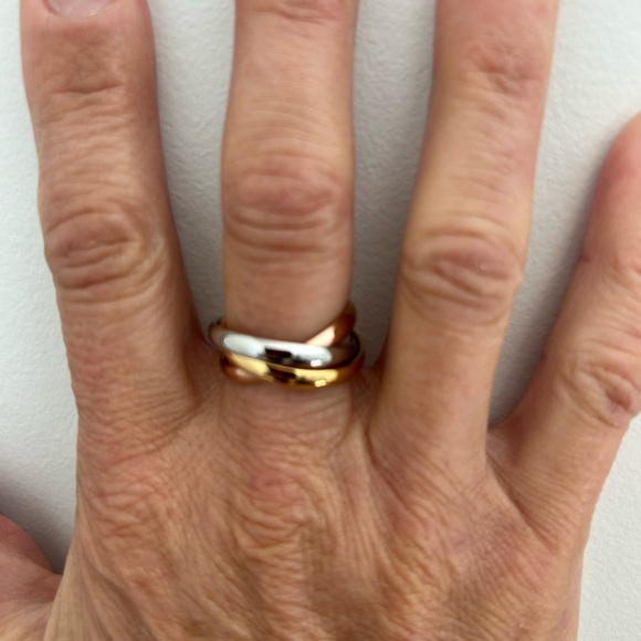 Beautiful Earth Gold Ring - Picture 2 of 5